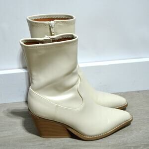 Universal Thread Woman's Aubree White Heeled Boots Size 5